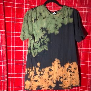 Large acid washed short sleeve T